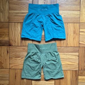 2-pack NVGTN Women's Athletic Shorts in Teal and Olive